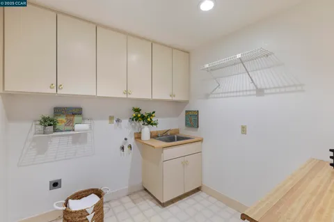 $1,899,900 | 25 Watchwood Court, Orinda, CA 94563