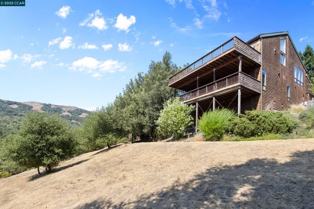 $1,925,000 | 25 Watchwood Court, Orinda, CA 94563