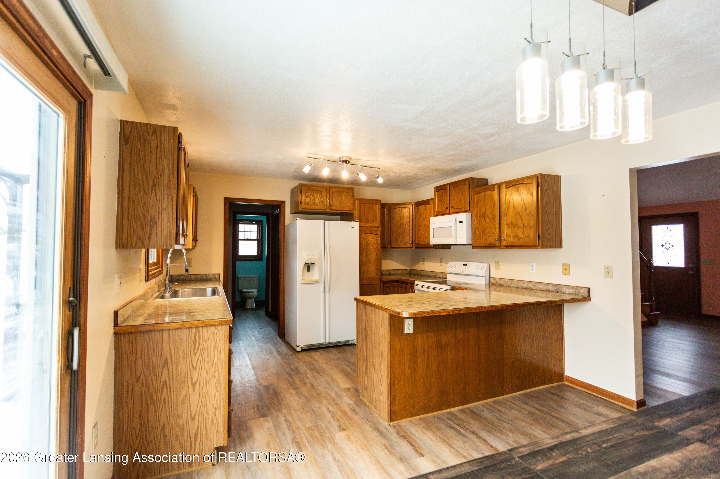 2625 North Ovid Road Ovid, MI 48866 - Photo 3 of 25 OvidFinals-21