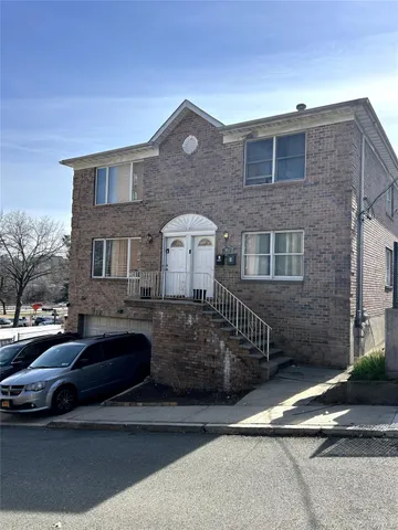 $2,200 | 20 Courtney Place, Unit #1, Yonkers, NY 10704