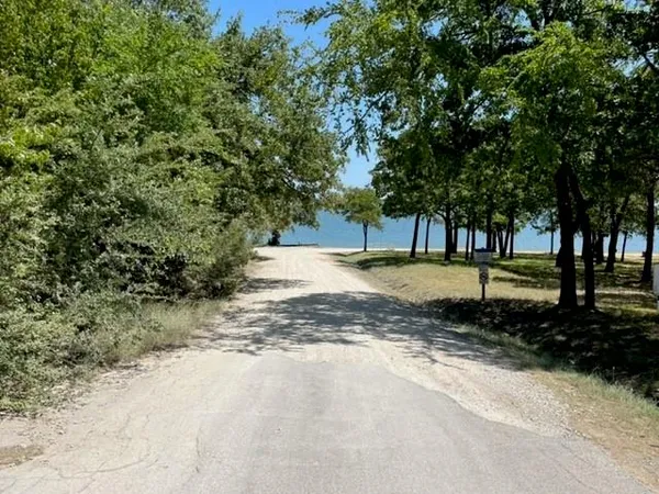 $168,000 | 952 Lake Road, Gordonville, TX 76245