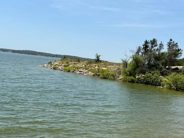 $168,000 | 952 Lake Road, Gordonville, TX 76245