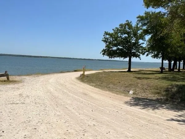 $168,000 | 952 Lake Road, Gordonville, TX 76245