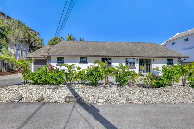 $2,700,000 | 815 Bamboo Lane, Delray Beach, FL 33483