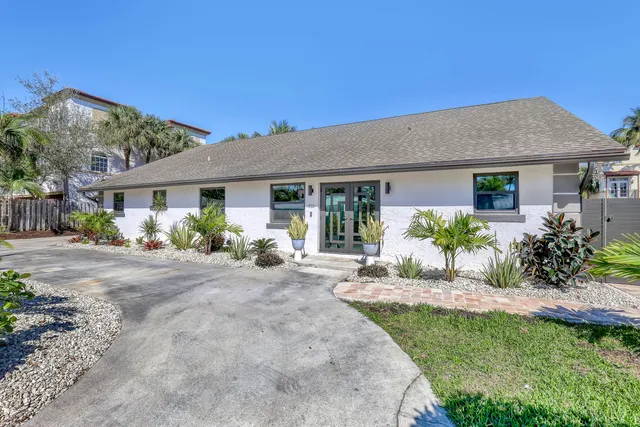 $2,700,000 | 815 Bamboo Lane, Delray Beach, FL 33483