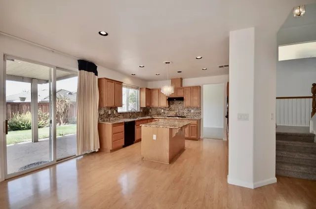 $800,000 | 9416-9416 Lyndley Plaza Way, Elk Grove, CA 95624