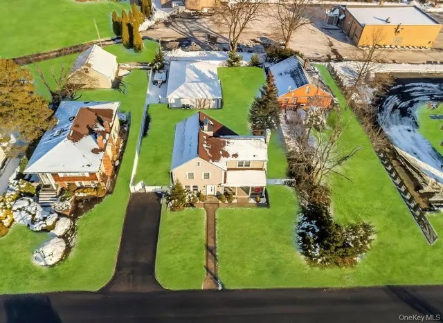 $1,248,888 | 32 Longfellow Avenue, Westbury, NY 11590