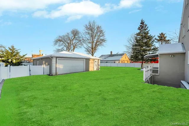 $1,248,888 | 32 Longfellow Avenue, Westbury, NY 11590