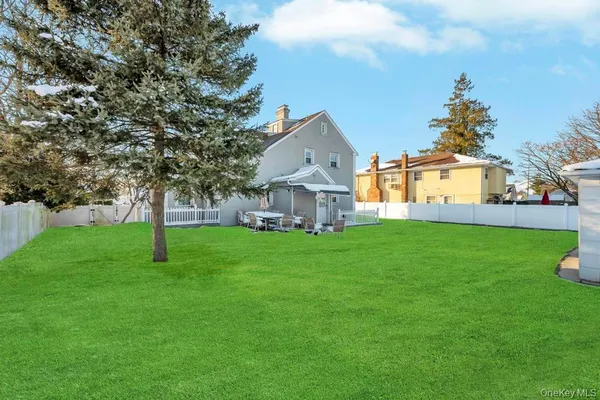 $1,169,888 | 32 Longfellow Avenue, Westbury, NY 11590