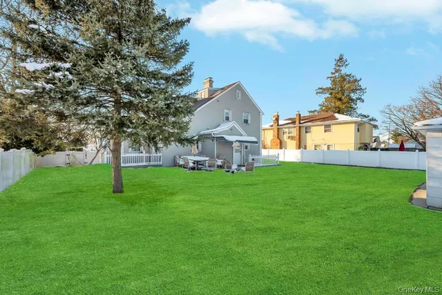 $1,248,888 | 32 Longfellow Avenue, Westbury, NY 11590