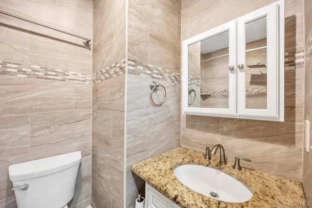 $1,248,888 | 32 Longfellow Avenue, Westbury, NY 11590