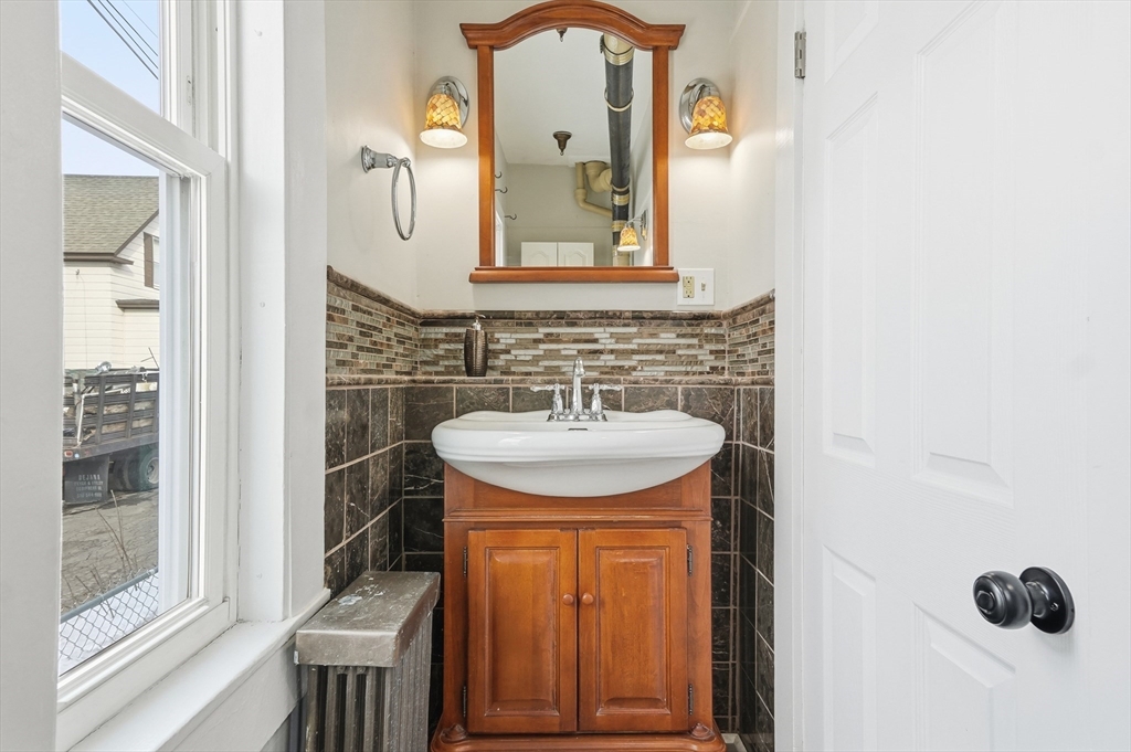 116 Coburn Street, Unit 116 Lowell, MA 01850 - Photo 27 of 38