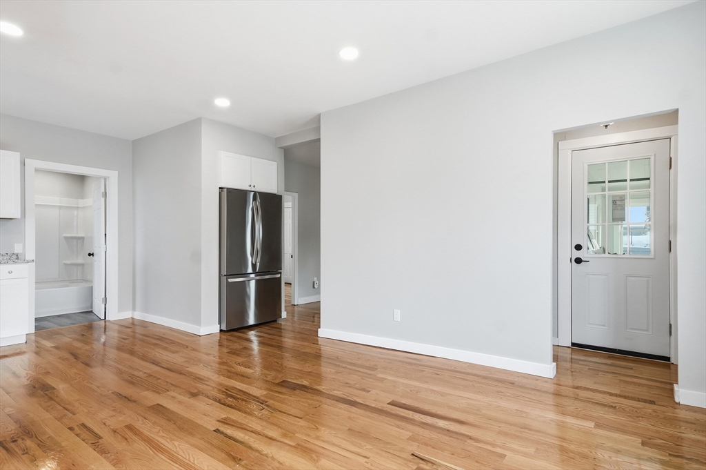 116 Coburn Street, Unit 116 Lowell, MA 01850 - Photo 5 of 38