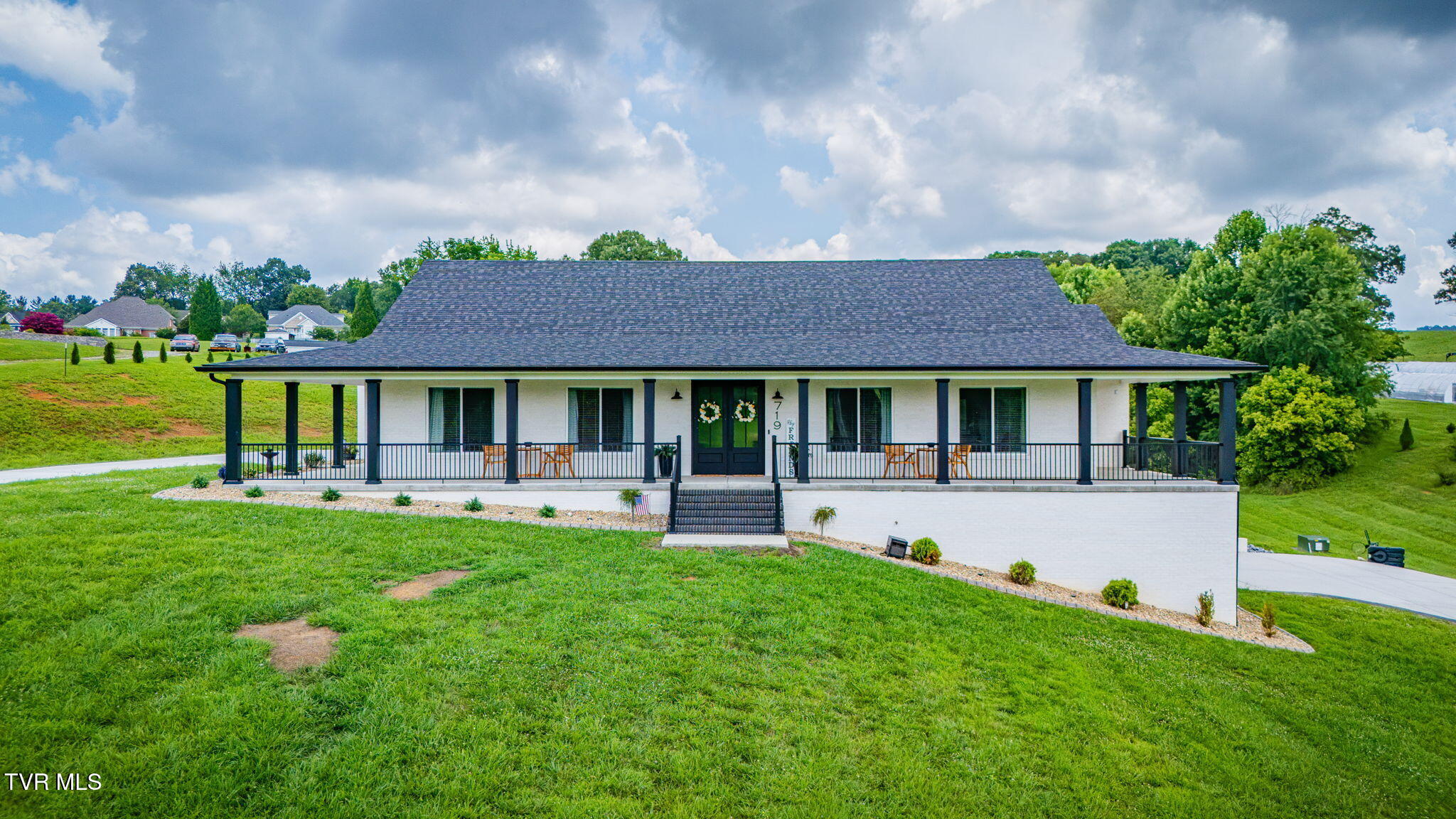 719 Fall Creek Road Blountville, TN 37617 - Photo 2 of 46 101