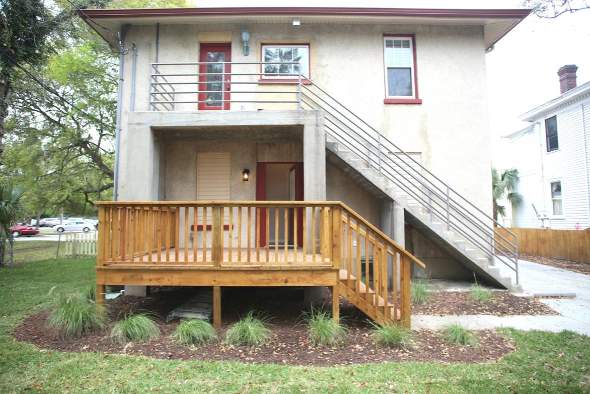 78 Riberia Street St. Augustine, FL 32084 - Photo 9 of 38 a view of a house with a small yard