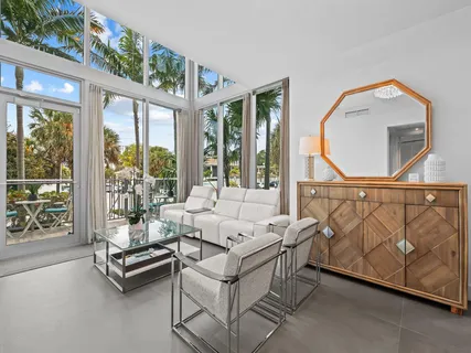 $2,074,000 | 701 North Fort Lauderdale Beach Boulevard, Unit TH1, Fort Lauderdale, FL 33304