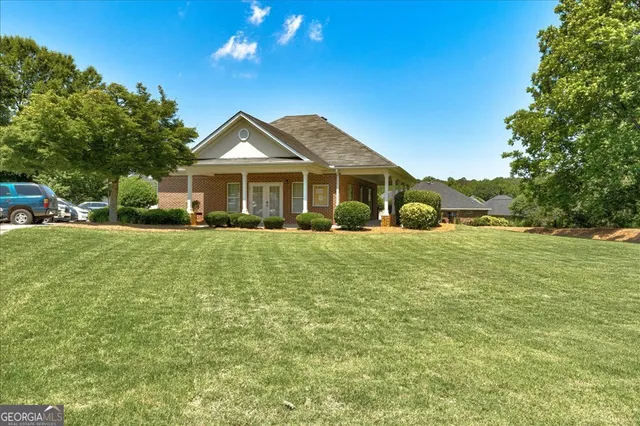 a outdoor view with a sitting space