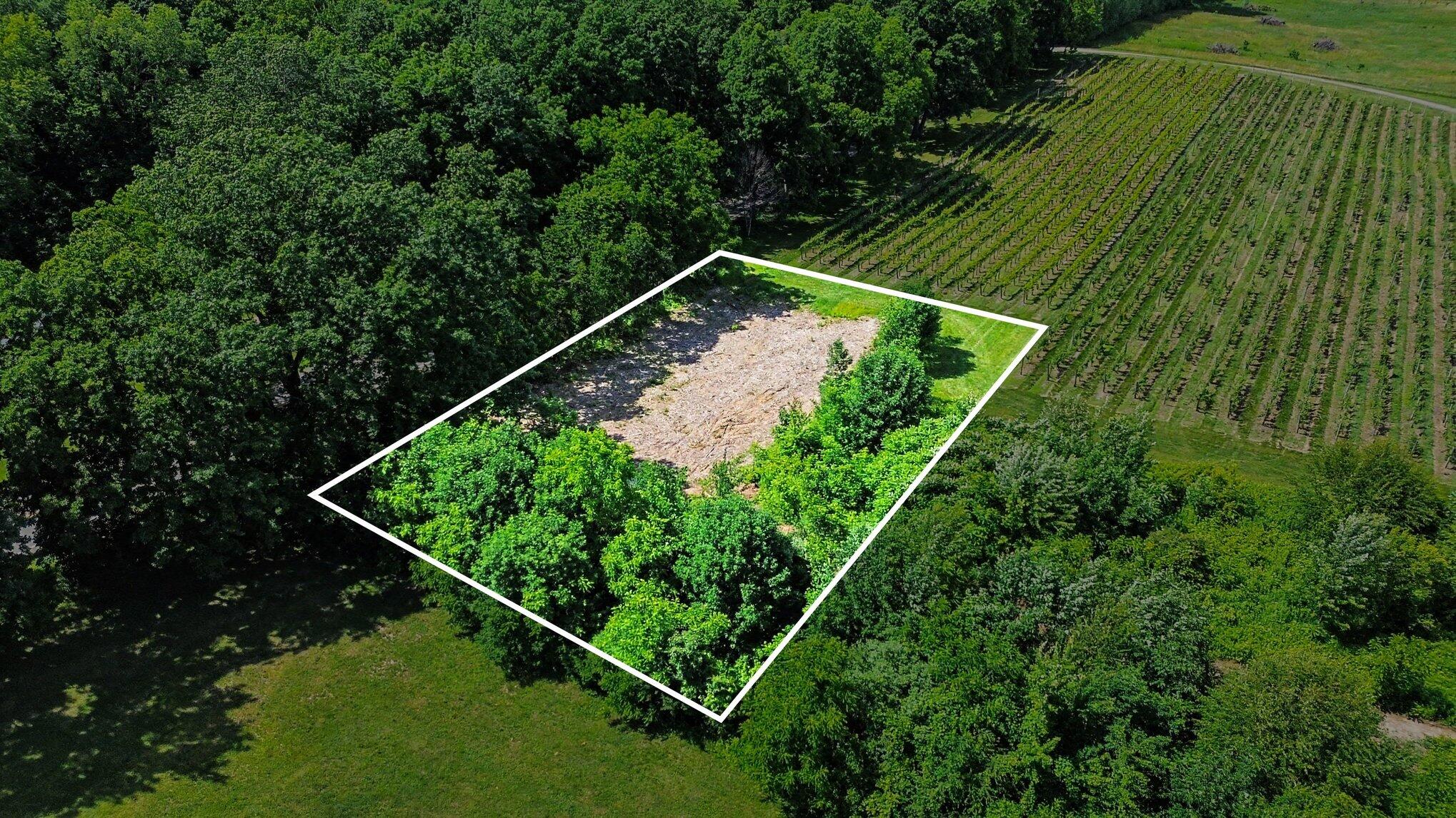 1301 North Benton Center Road Benton Harbor, MI 49022 - Photo 3 of 22 016_file_1204
