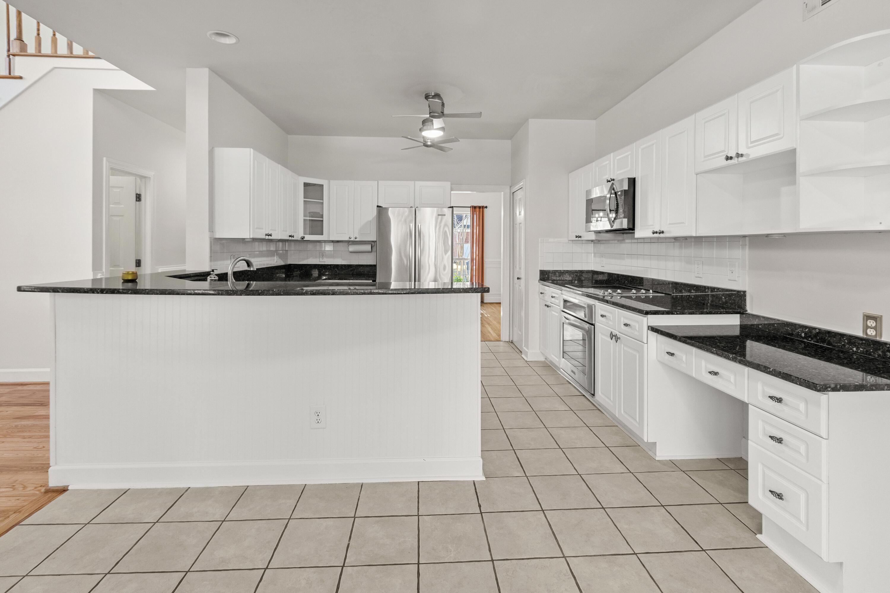 405 Springfield Road Mount Pleasant, SC 29464 - Photo 12 of 63 Kitchen/L-shaped Penisula