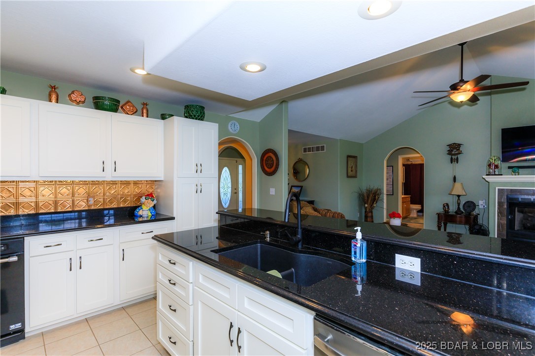 2174 State Road Linn Creek, MO 65052 - Photo 15 of 68