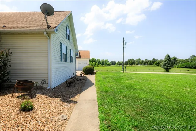 $599,000 | 2174 State Road, Linn Creek, MO 65052