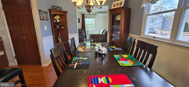 a view of livingroom with furniture