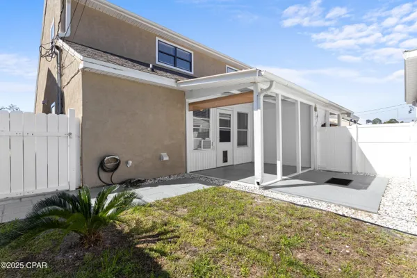 $1,800 | 3415 West 19th Street, Unit 17, Panama City, FL 32405