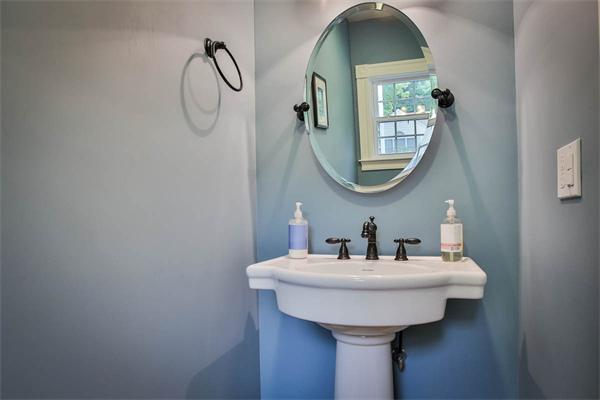 32 Berkeley Street Reading, MA 01867 - Photo 17 of 28 Gallery Image 17