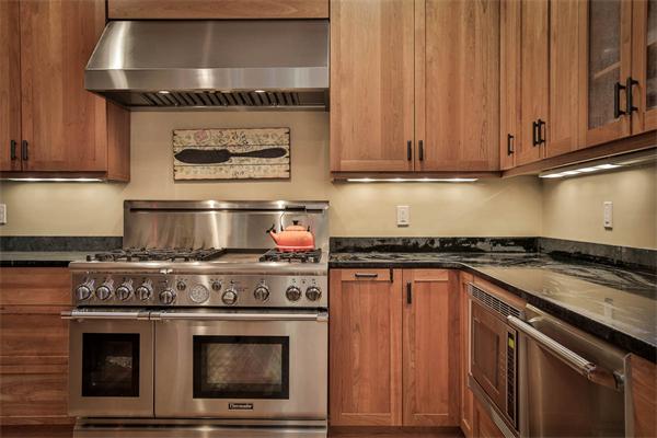 32 Berkeley Street Reading, MA 01867 - Photo 9 of 28 Gallery Image 9