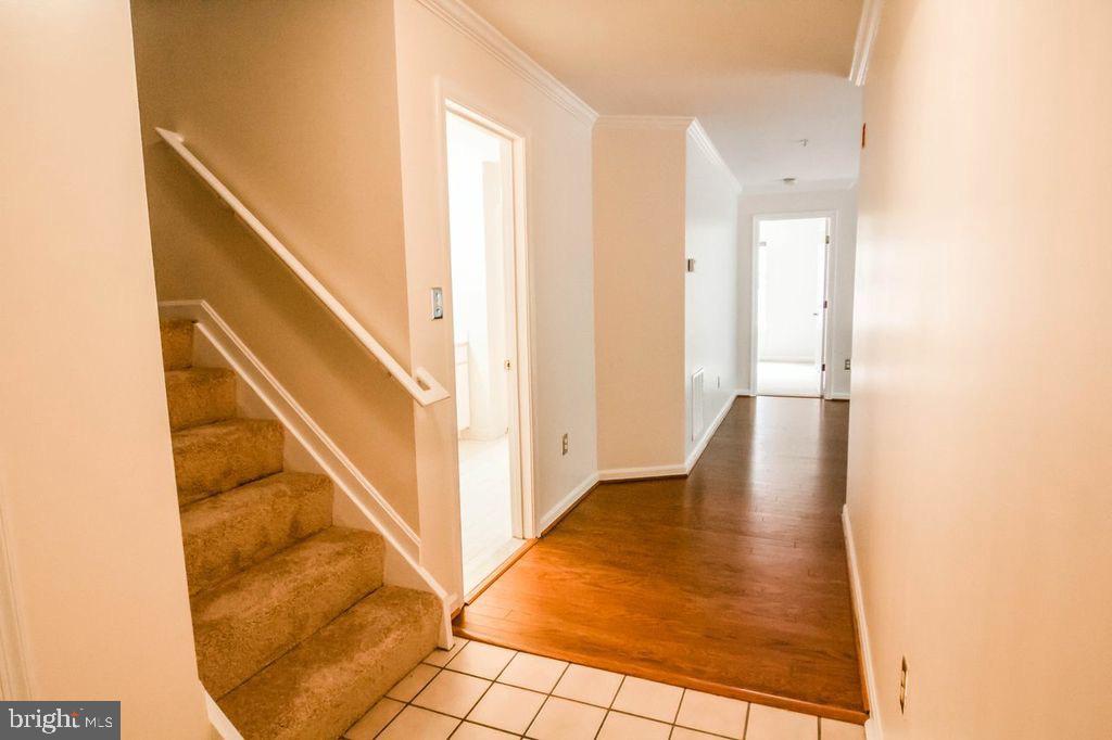 121 Timberbrook Lane, Unit 304 Gaithersburg, MD 20878 - Photo 2 of 16