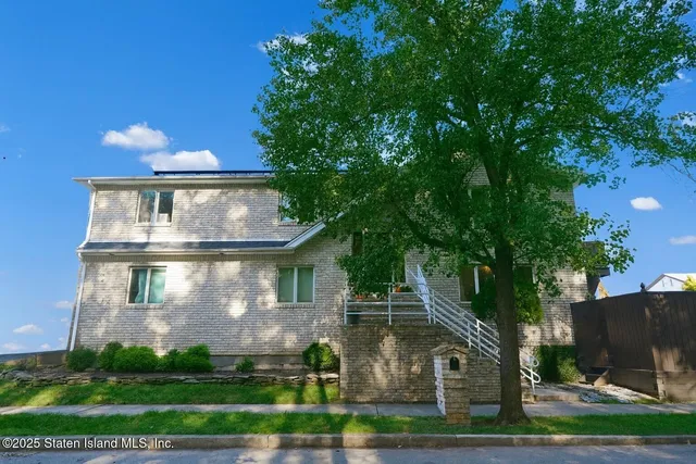 front view of house with a yard