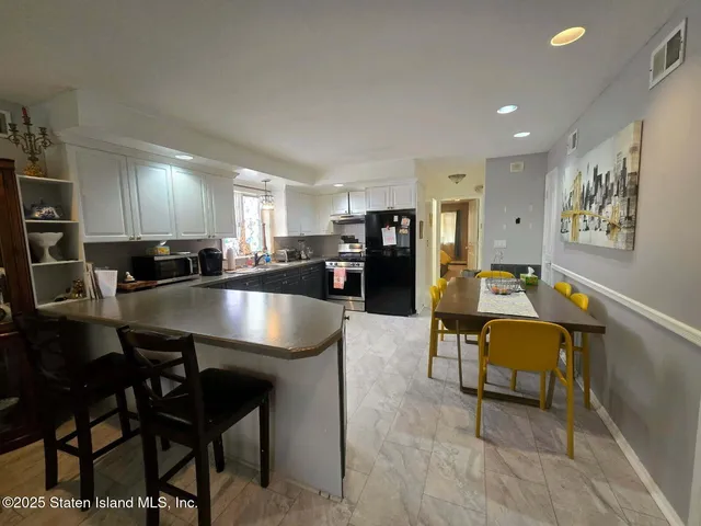 $1,300,000 | 207 Eylandt Street | Annadale