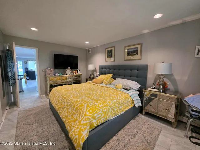 $1,300,000 | 207 Eylandt Street | Annadale