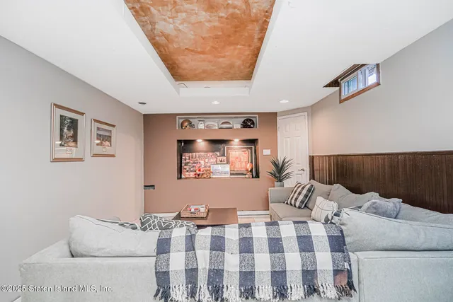 $1,300,000 | 207 Eylandt Street | Annadale