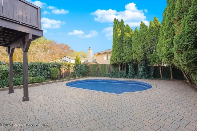 $1,300,000 | 207 Eylandt Street | Annadale