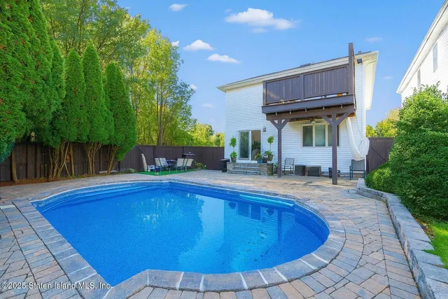 $1,300,000 | 207 Eylandt Street | Annadale