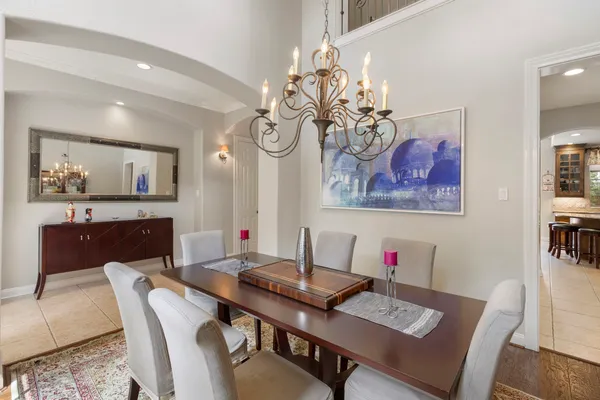 $1,100,000 | 107 East Mirror Ridge Circle, The Woodlands, TX 77382