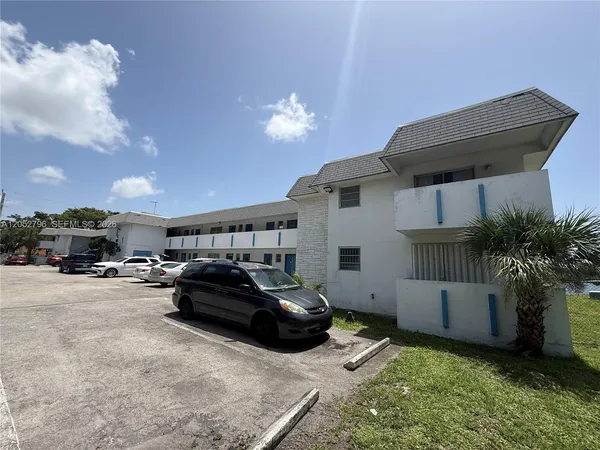 $125,000 | 19051 Northeast 2nd Avenue, Unit 1517, Miami, FL 33179