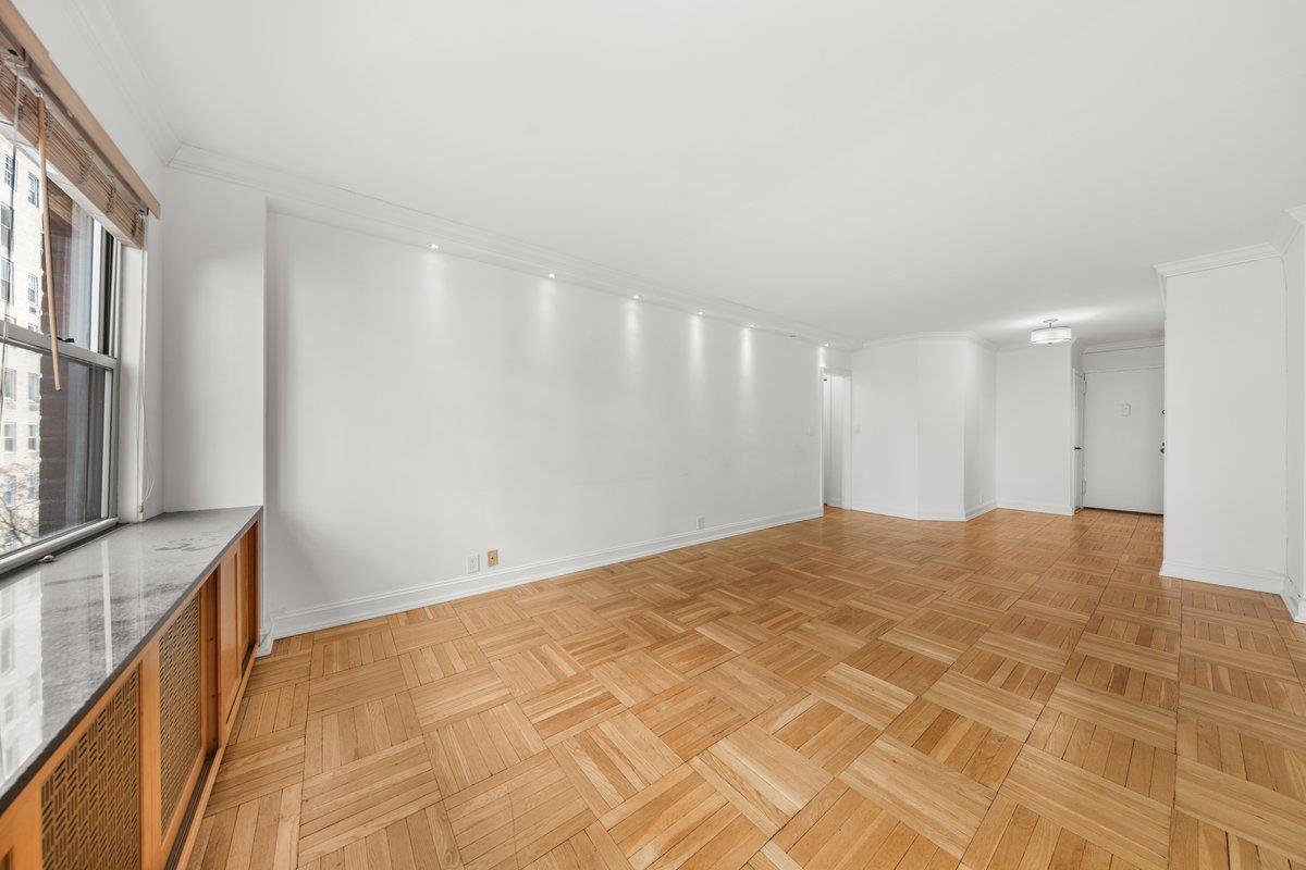 311 East 71st Street, Unit 8H Manhattan, NY 10021 - Photo 4 of 12