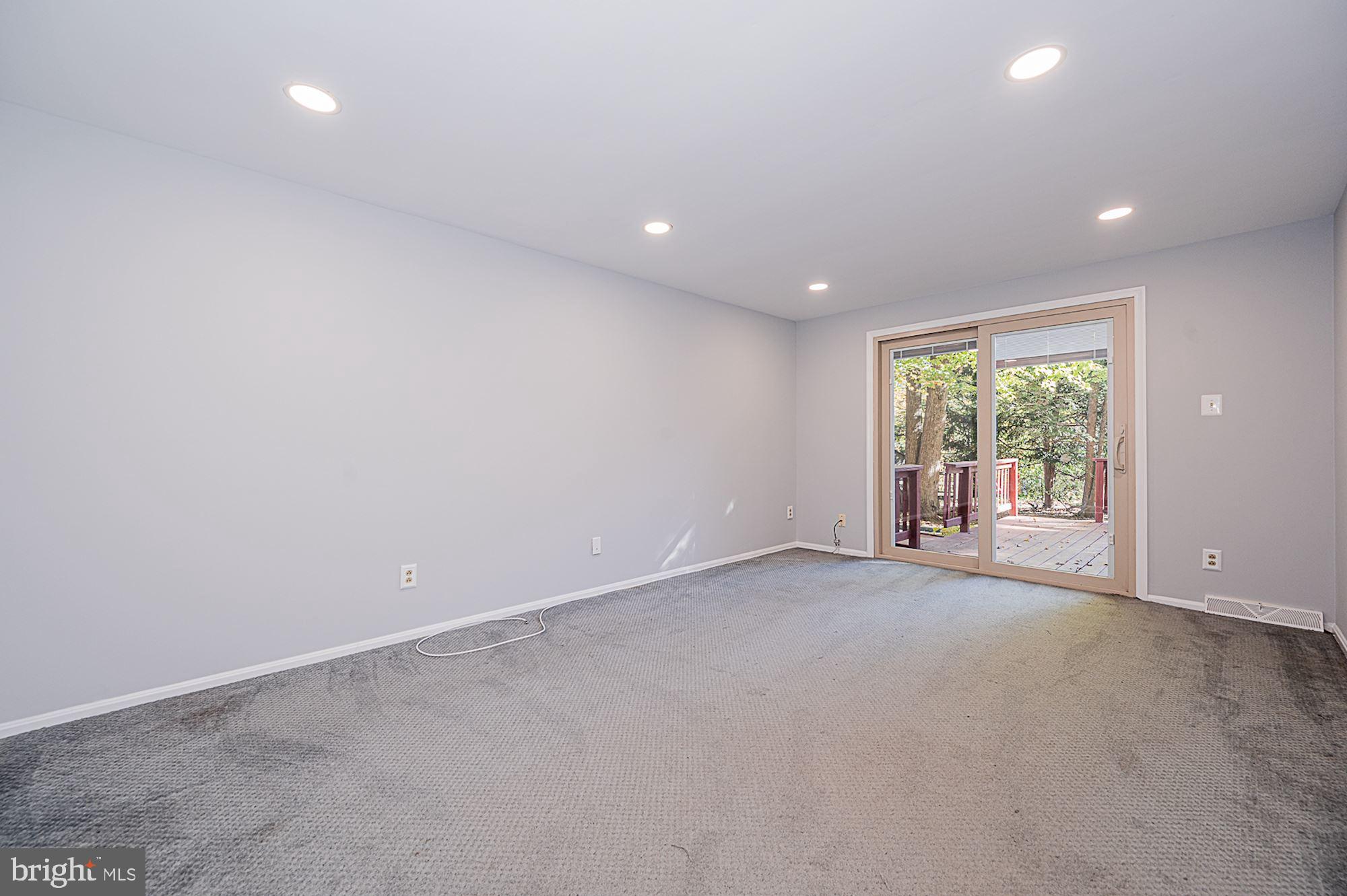 5125 Rondel Place Columbia, MD 21044 - Photo 13 of 35 Family Room | Access to Deck and Patio