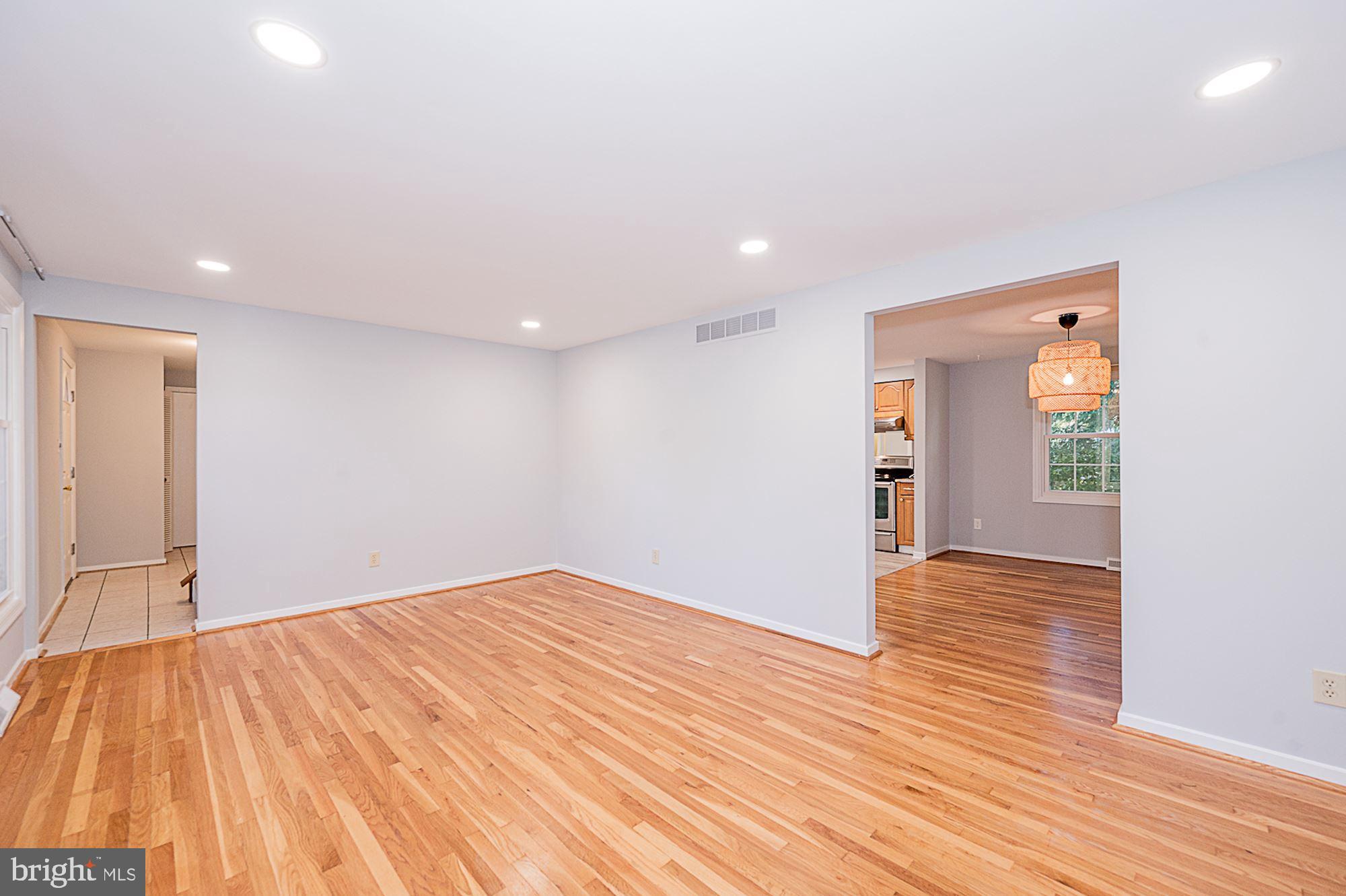 5125 Rondel Place Columbia, MD 21044 - Photo 3 of 35 Living Room | Hardwood Floors