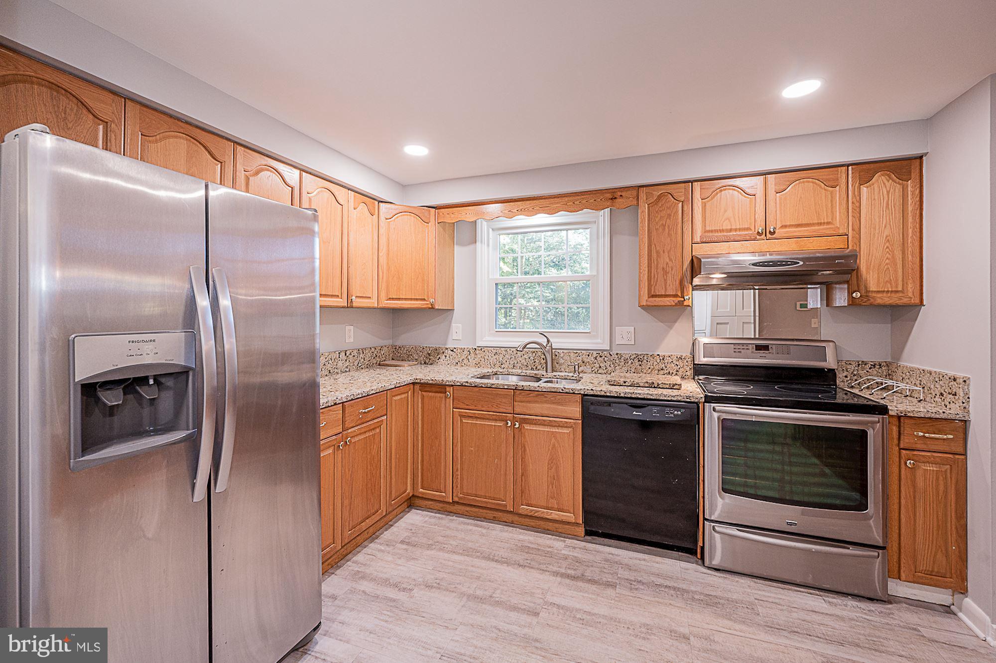 5125 Rondel Place Columbia, MD 21044 - Photo 6 of 35 Sleek Stainless Steel Appliances