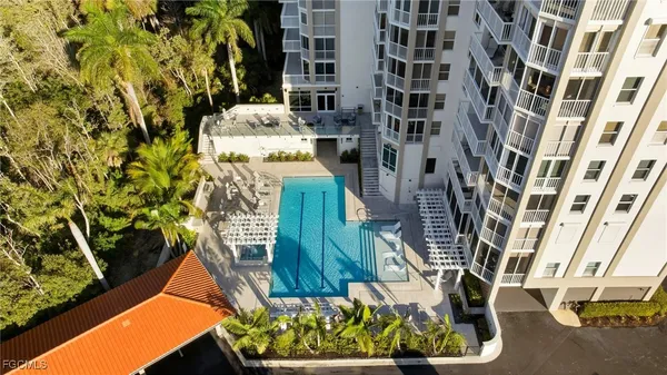 $11,000 | 6585 Nicholas Boulevard, Unit 703, Naples, FL 34108