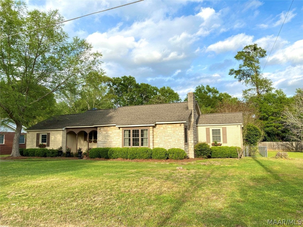 109 Ridge Crest Enterprise, AL 36330 - Photo 3 of 40 Gallery Image 3
