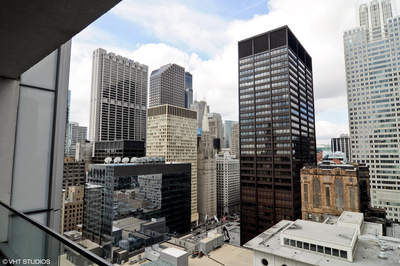 8 East Randolph Street, Unit 2307 Chicago, IL 60601 - Photo 17 of 26