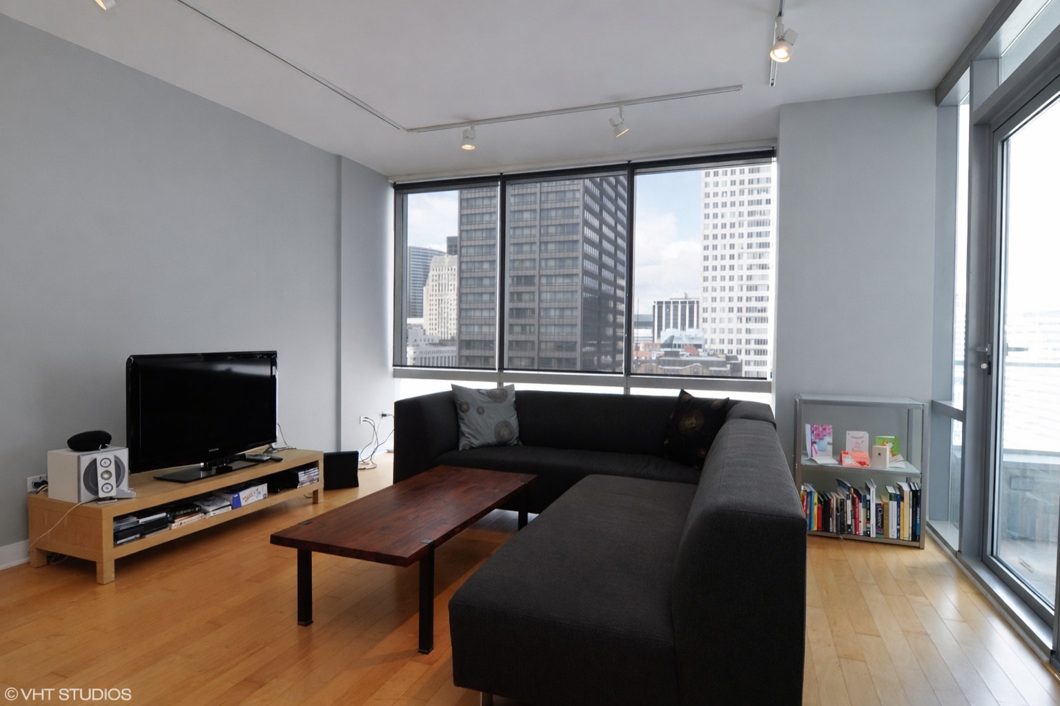 8 East Randolph Street, Unit 2307 Chicago, IL 60601 - Photo 2 of 26