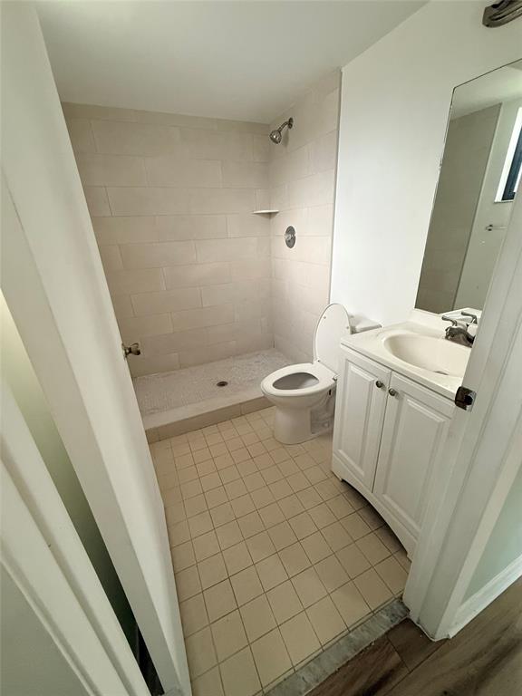 7406 Woodmont Terrace, Unit 106 Tamarac, FL 33321 - Photo 10 of 20 Master Bathroom