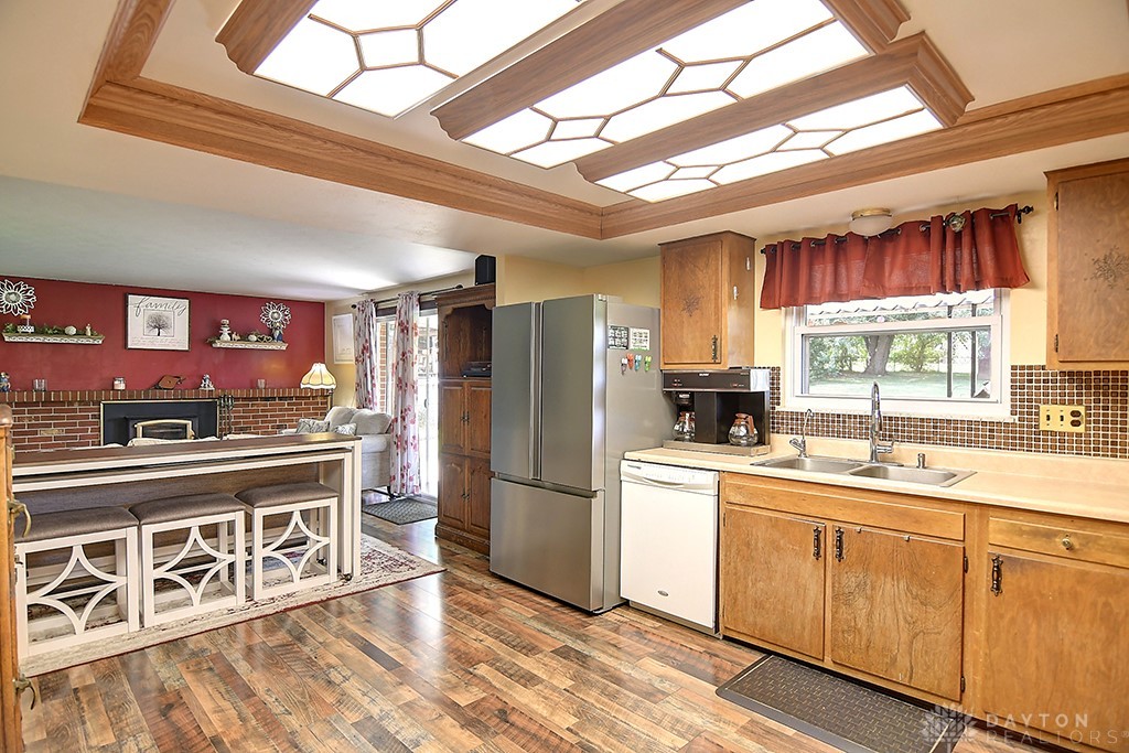 6447 Highbury Road Huber Heights, OH 45424 - Photo 10 of 33 Open Concept Area!