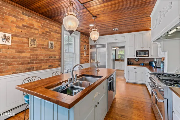 $763,900 | 275 Chuckey U M C Road, Chuckey, TN 37641