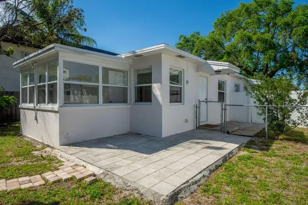 $2,500 | 214 Northeast 11th Street, Delray Beach, FL 33444